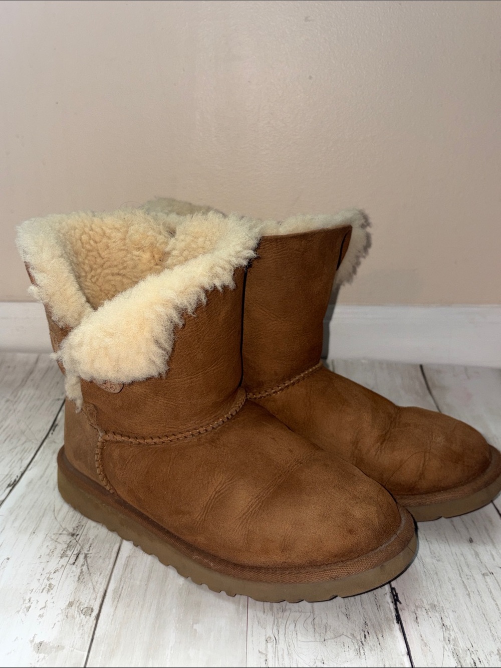 UGG Chestnut Suede Shearling-Lined size 5 women’s pre- owned - Picture 9 of 9